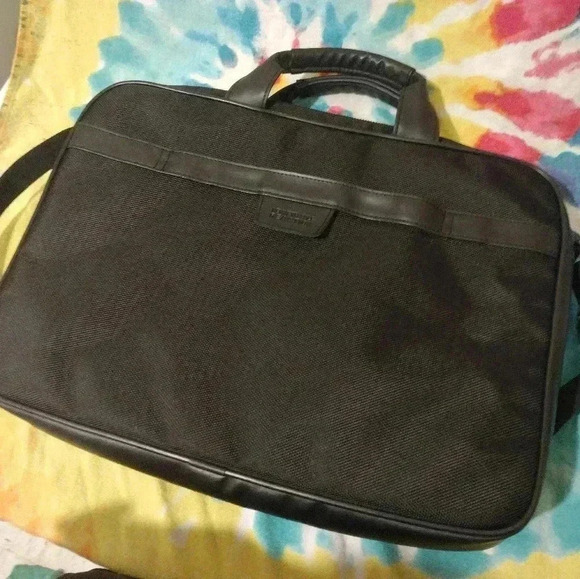 VINTAGE Kenneth Cole Reaction Laptop Bag Briefcase Messenger Genuine Leather BLK - Picture 6 of 8